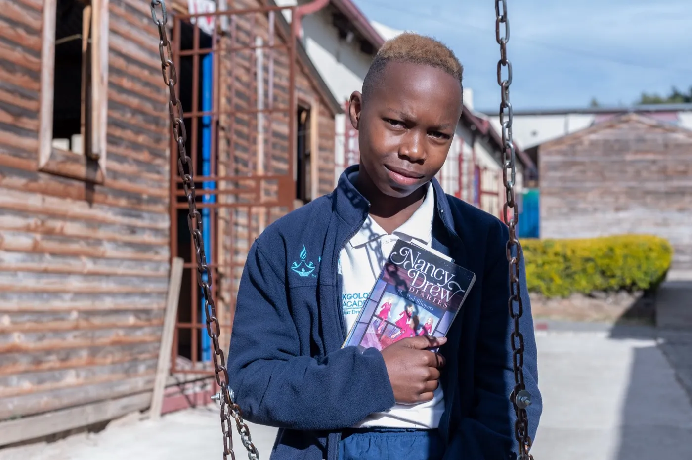 A reading lesson at Kgololo